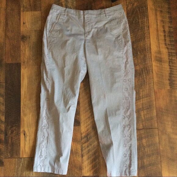 Style & Co Women’s Gray Capri Pants Size 8 - Picture 3 of 5